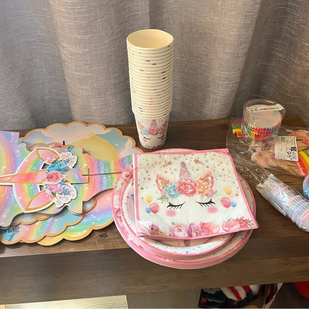 Unicorn Party Supplies Set - Pink and White